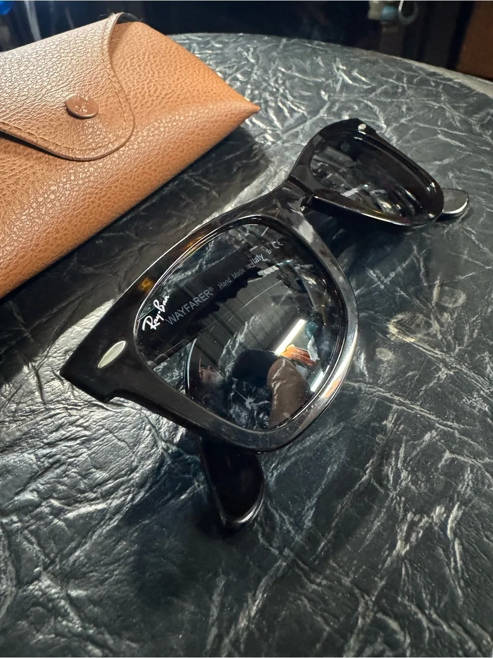 Ray-ban WAYFARER Black made in Italy with Case no scratches
